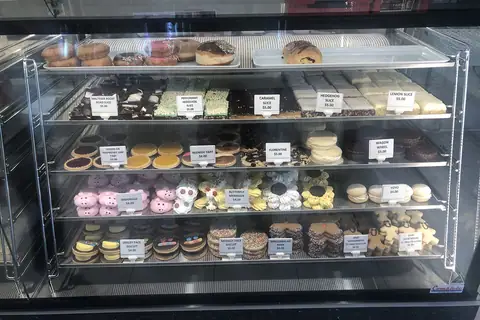 Cookie's cakes and bakes photo 3